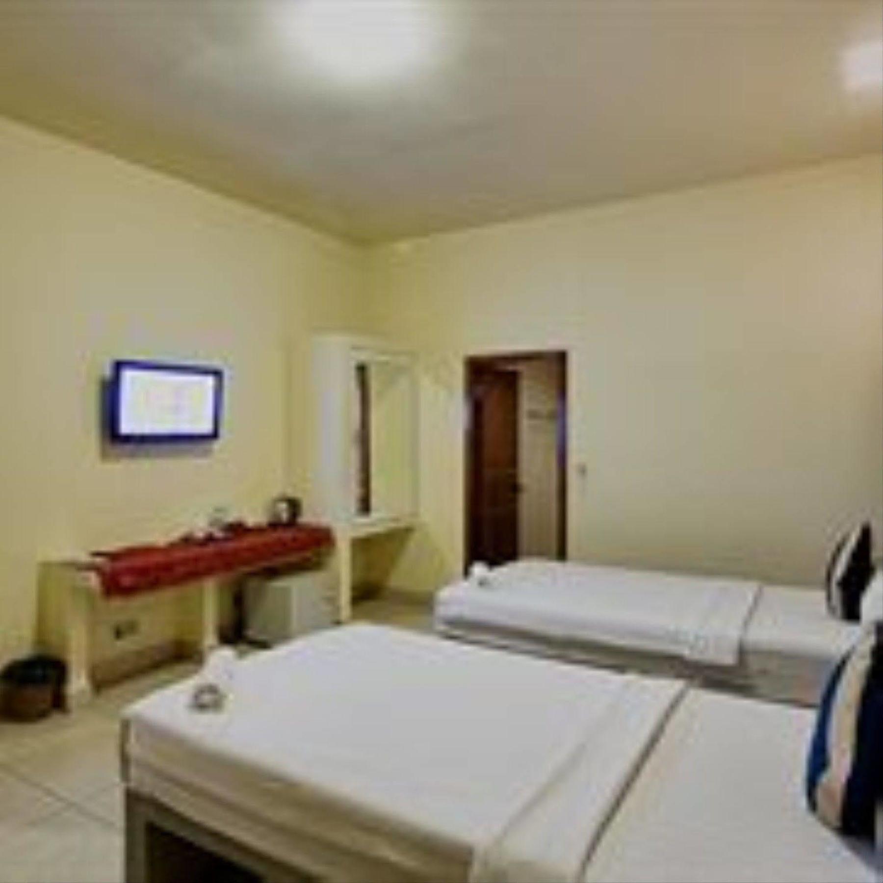G Eleven Hotel Phnom Penh Exterior photo